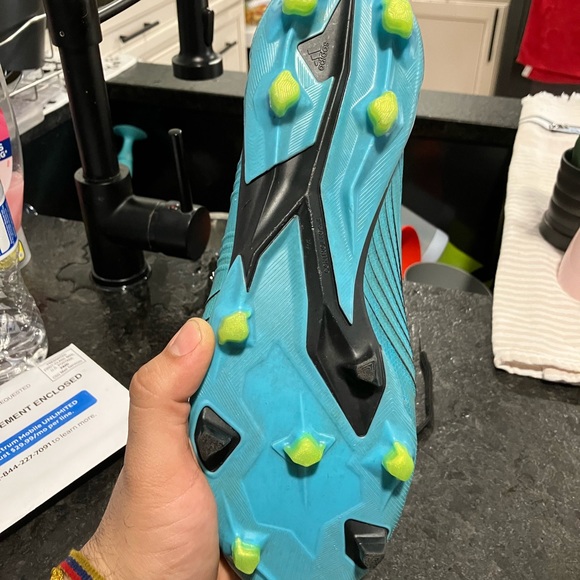 Adidas Predator Cleats 19.1 FG - Picture 5 of 6